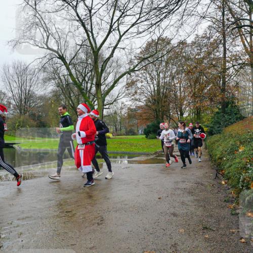 07.12.2025 - St. Pauli X-Mass-Run No. 15 Michael Burmester http://msf.ph/oto/9425881 07.12.2025 09:43:55 Laufen 4552, 4559 meine-sportfotos.de