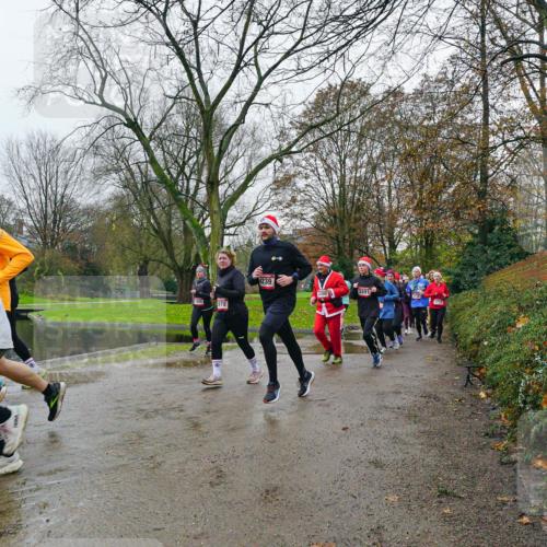 07.12.2025 - St. Pauli X-Mass-Run No. 15 Michael Burmester http://msf.ph/oto/9425894 07.12.2025 09:44:07 Laufen 970, 4239, 3891, 1712 meine-sportfotos.de