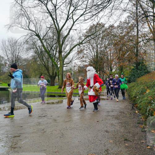 07.12.2025 - St. Pauli X-Mass-Run No. 15 Michael Burmester http://msf.ph/oto/9425954 07.12.2025 09:45:05 Laufen 1148, 149 meine-sportfotos.de