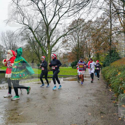 07.12.2025 - St. Pauli X-Mass-Run No. 15 Michael Burmester http://msf.ph/oto/9425961 07.12.2025 09:45:13 Laufen 327, 4459, 3935 meine-sportfotos.de