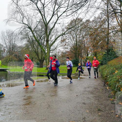 07.12.2025 - St. Pauli X-Mass-Run No. 15 Michael Burmester http://msf.ph/oto/9425968 07.12.2025 09:45:18 Laufen 4659, 937, 4734, 3671 meine-sportfotos.de