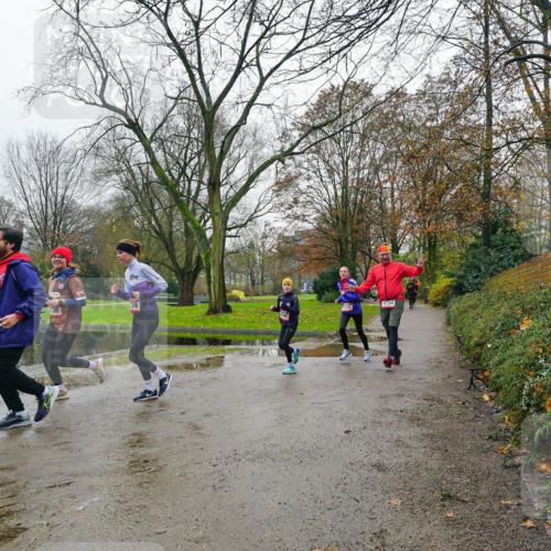 07.12.2025 - St. Pauli X-Mass-Run No. 15 Michael Burmester http://msf.ph/oto/9425970 07.12.2025 09:45:19 Laufen 4737, 4734 meine-sportfotos.de