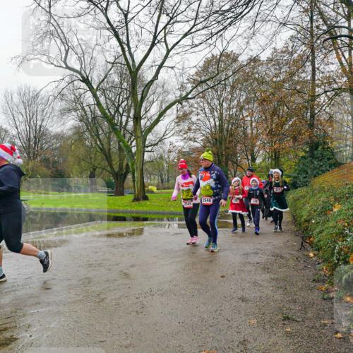 07.12.2025 - St. Pauli X-Mass-Run No. 15 Michael Burmester http://msf.ph/oto/9426000 07.12.2025 09:46:13 Laufen 2545, 2546, 437 meine-sportfotos.de