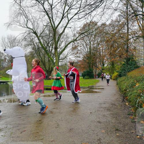 07.12.2025 - St. Pauli X-Mass-Run No. 15 Michael Burmester http://msf.ph/oto/9426043 07.12.2025 09:47:31 Laufen 36, 3557 meine-sportfotos.de
