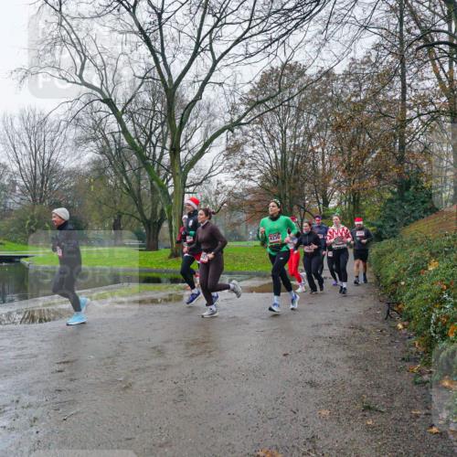 07.12.2025 - St. Pauli X-Mass-Run No. 15 Michael Burmester http://msf.ph/oto/9426160 07.12.2025 10:00:33 Laufen 4330, 256, 1386 meine-sportfotos.de