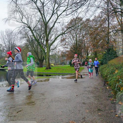 07.12.2025 - St. Pauli X-Mass-Run No. 15 Michael Burmester http://msf.ph/oto/9426206 07.12.2025 10:01:47 Laufen 692, 2045 meine-sportfotos.de