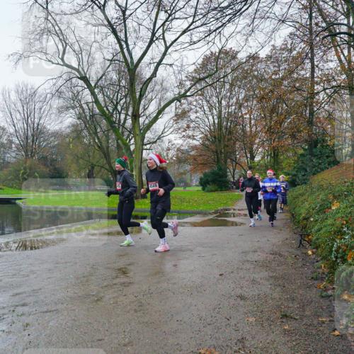 07.12.2025 - St. Pauli X-Mass-Run No. 15 Michael Burmester http://msf.ph/oto/9426221 07.12.2025 10:02:28 Laufen 45, 49 meine-sportfotos.de