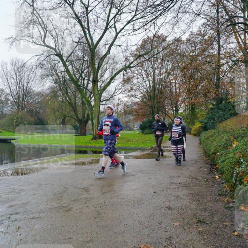 07.12.2025 - St. Pauli X-Mass-Run No. 15 Michael Burmester http://msf.ph/oto/9426226 07.12.2025 10:02:32 Laufen 2792, 4378, 4225 meine-sportfotos.de