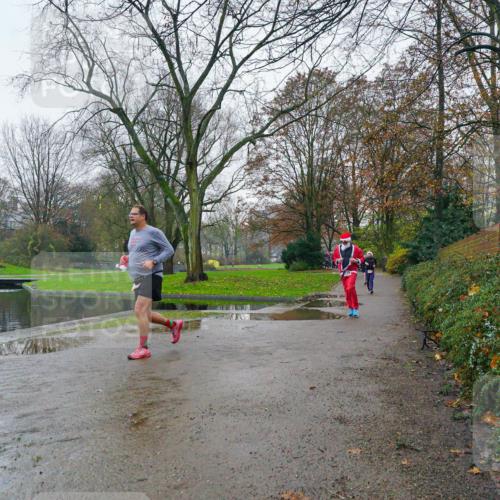 07.12.2025 - St. Pauli X-Mass-Run No. 15 Michael Burmester http://msf.ph/oto/9426231 07.12.2025 10:02:42 Laufen  meine-sportfotos.de