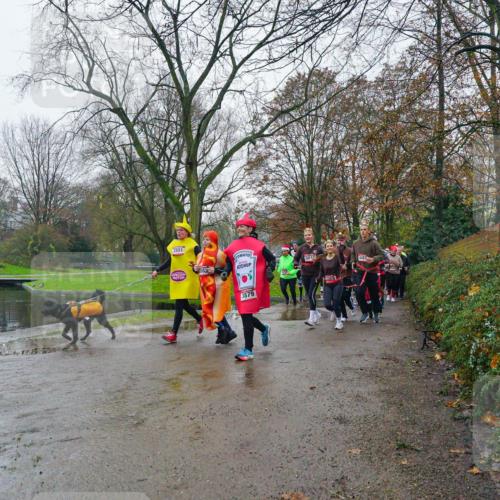 07.12.2025 - St. Pauli X-Mass-Run No. 15 Michael Burmester http://msf.ph/oto/9426250 07.12.2025 10:03:13 Laufen 3881, 501, 3879 meine-sportfotos.de