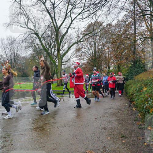 07.12.2025 - St. Pauli X-Mass-Run No. 15 Michael Burmester http://msf.ph/oto/9426253 07.12.2025 10:03:15 Laufen 497, 4288 meine-sportfotos.de