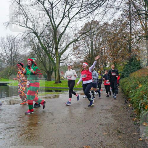 07.12.2025 - St. Pauli X-Mass-Run No. 15 Michael Burmester http://msf.ph/oto/9426268 07.12.2025 10:03:25 Laufen 4144, 4139, 4140, 4122 meine-sportfotos.de