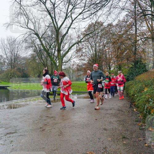 07.12.2025 - St. Pauli X-Mass-Run No. 15 Michael Burmester http://msf.ph/oto/9426275 07.12.2025 10:03:30 Laufen 451, 211, 34153 meine-sportfotos.de