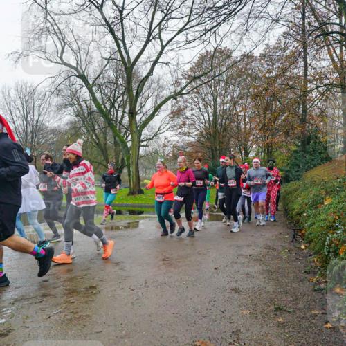 07.12.2025 - St. Pauli X-Mass-Run No. 15 Michael Burmester http://msf.ph/oto/9426282 07.12.2025 10:03:36 Laufen 4538, 17, 2001, 922, 4093 meine-sportfotos.de