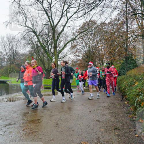 07.12.2025 - St. Pauli X-Mass-Run No. 15 Michael Burmester http://msf.ph/oto/9426284 07.12.2025 10:03:37 Laufen 2001, 373, 2922 meine-sportfotos.de