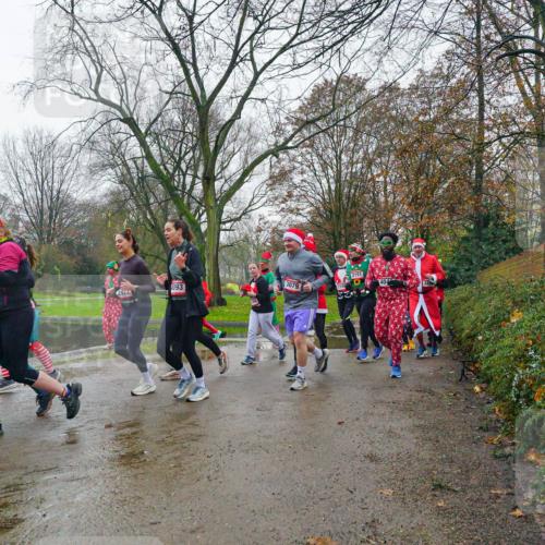 07.12.2025 - St. Pauli X-Mass-Run No. 15 Michael Burmester http://msf.ph/oto/9426285 07.12.2025 10:03:38 Laufen 2191, 4093, 3079, 2922 meine-sportfotos.de