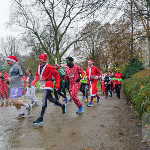 07.12.2025 - St. Pauli X-Mass-Run No. 15 Michael Burmester http://msf.ph/oto/9426287 07.12.2025 10:03:39 Laufen 2634, 4040, 3890, 453, 12 meine-sportfotos.de