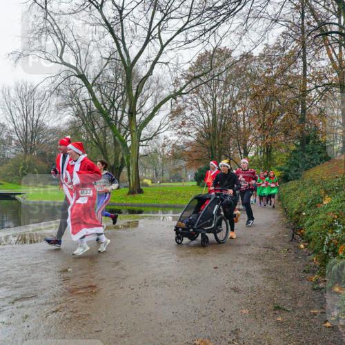 07.12.2025 - St. Pauli X-Mass-Run No. 15 Michael Burmester http://msf.ph/oto/9426319 07.12.2025 10:04:06 Laufen 4133, 4202, 3706 meine-sportfotos.de