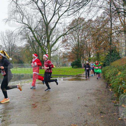 07.12.2025 - St. Pauli X-Mass-Run No. 15 Michael Burmester http://msf.ph/oto/9426322 07.12.2025 10:04:07 Laufen  meine-sportfotos.de