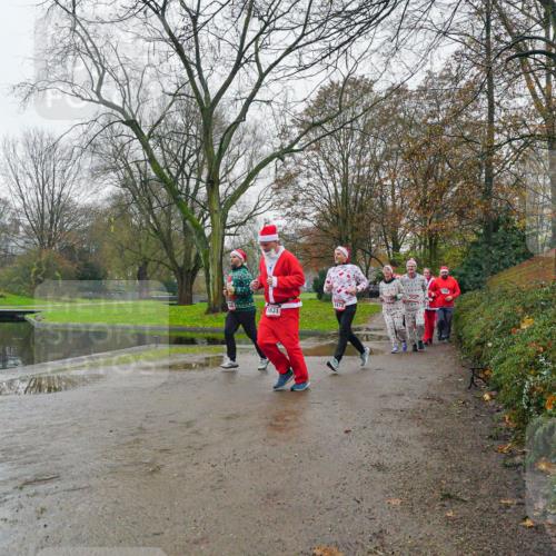 07.12.2025 - St. Pauli X-Mass-Run No. 15 Michael Burmester http://msf.ph/oto/9426345 07.12.2025 10:04:30 Laufen 1631, 1472 meine-sportfotos.de
