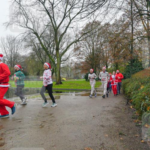 07.12.2025 - St. Pauli X-Mass-Run No. 15 Michael Burmester http://msf.ph/oto/9426347 07.12.2025 10:04:31 Laufen 1472, 2874 meine-sportfotos.de