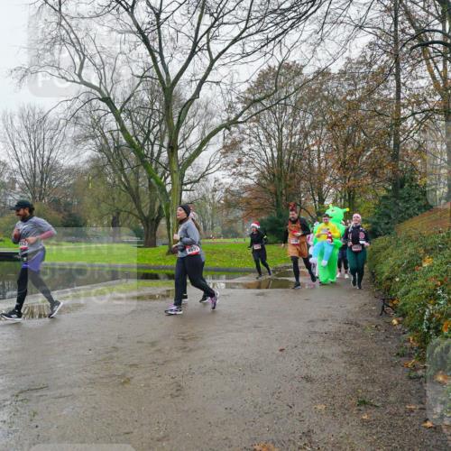 07.12.2025 - St. Pauli X-Mass-Run No. 15 Michael Burmester http://msf.ph/oto/9426361 07.12.2025 10:04:57 Laufen 4691, 1204, 4467 meine-sportfotos.de