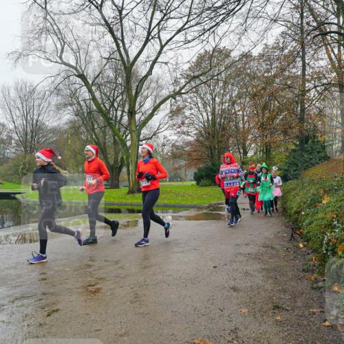 07.12.2025 - St. Pauli X-Mass-Run No. 15 Michael Burmester http://msf.ph/oto/9426376 07.12.2025 10:05:16 Laufen 3729, 1618 meine-sportfotos.de