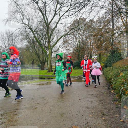 07.12.2025 - St. Pauli X-Mass-Run No. 15 Michael Burmester http://msf.ph/oto/9426378 07.12.2025 10:05:19 Laufen 1423, 4410, 4391, 18 meine-sportfotos.de