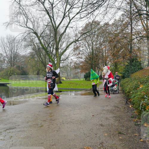 07.12.2025 - St. Pauli X-Mass-Run No. 15 Michael Burmester http://msf.ph/oto/9426440 07.12.2025 10:06:23 Laufen 090, 3377 meine-sportfotos.de