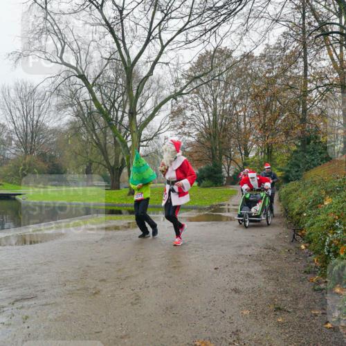 07.12.2025 - St. Pauli X-Mass-Run No. 15 Michael Burmester http://msf.ph/oto/9426442 07.12.2025 10:06:24 Laufen 3377 meine-sportfotos.de