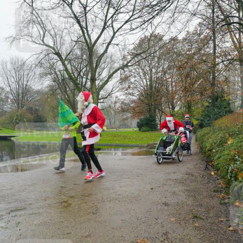 07.12.2025 - St. Pauli X-Mass-Run No. 15 Michael Burmester http://msf.ph/oto/9426443 07.12.2025 10:06:25 Laufen 3377, 2913 meine-sportfotos.de