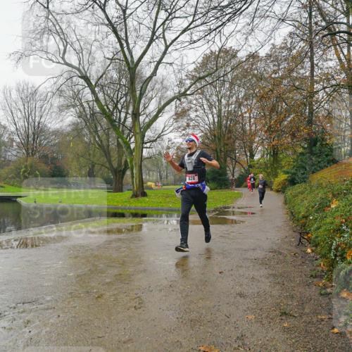 07.12.2025 - St. Pauli X-Mass-Run No. 15 Michael Burmester http://msf.ph/oto/9426519 07.12.2025 10:18:18 Laufen 828 meine-sportfotos.de