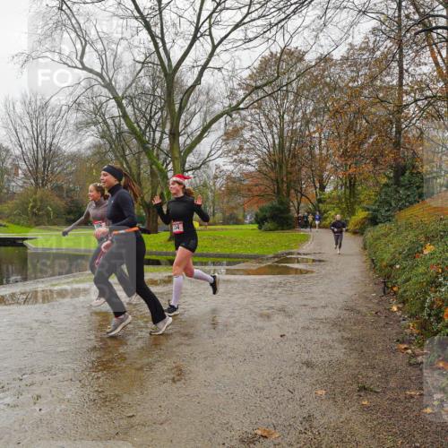 07.12.2025 - St. Pauli X-Mass-Run No. 15 Michael Burmester http://msf.ph/oto/9426568 07.12.2025 10:39:29 Laufen 566, 234 meine-sportfotos.de