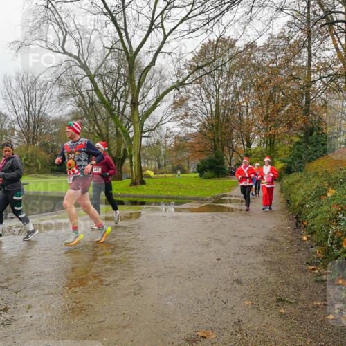 07.12.2025 - St. Pauli X-Mass-Run No. 15 Michael Burmester http://msf.ph/oto/9426679 07.12.2025 10:43:09 Laufen 00, 842 meine-sportfotos.de