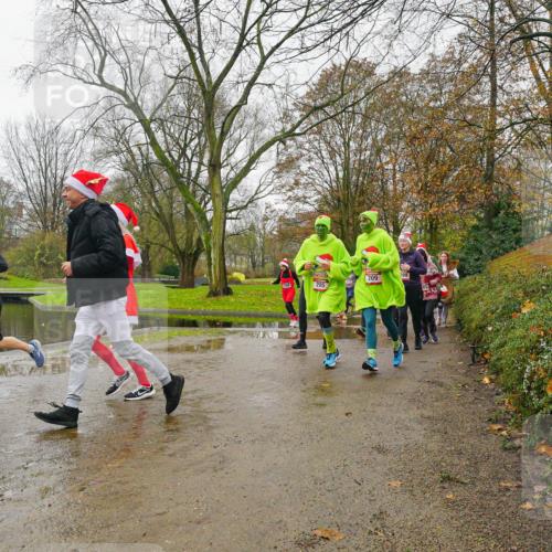 07.12.2025 - St. Pauli X-Mass-Run No. 15 Michael Burmester http://msf.ph/oto/9427018 07.12.2025 11:03:43 Laufen 2812, 205, 209 meine-sportfotos.de