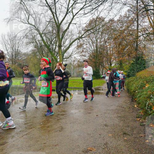 07.12.2025 - St. Pauli X-Mass-Run No. 15 Michael Burmester http://msf.ph/oto/9427115 07.12.2025 11:06:02 Laufen 39, 3239, 3238, 051 meine-sportfotos.de