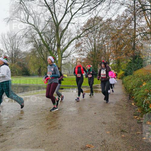 07.12.2025 - St. Pauli X-Mass-Run No. 15 Michael Burmester http://msf.ph/oto/9427120 07.12.2025 11:06:06 Laufen 2736, 39, 2740, 2450 meine-sportfotos.de