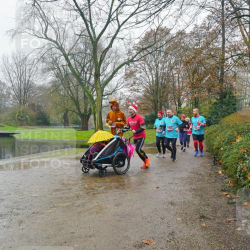 07.12.2025 - St. Pauli X-Mass-Run No. 15 Michael Burmester http://msf.ph/oto/9427189 07.12.2025 11:07:43 Laufen 2277, 2283, 3670 meine-sportfotos.de