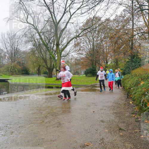 07.12.2025 - St. Pauli X-Mass-Run No. 15 Michael Burmester http://msf.ph/oto/9427247 07.12.2025 11:14:41 Laufen 4831, 4833 meine-sportfotos.de
