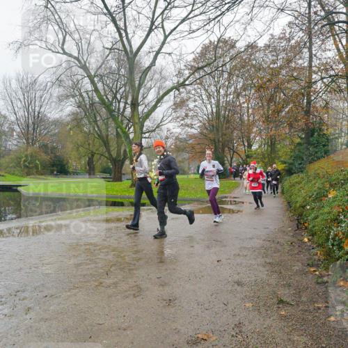 07.12.2025 - St. Pauli X-Mass-Run No. 15 Michael Burmester http://msf.ph/oto/9427414 07.12.2025 11:22:28 Laufen 1975 meine-sportfotos.de