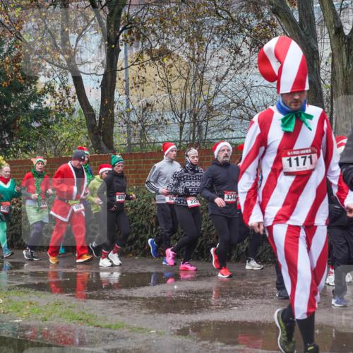 07.12.2025 - St. Pauli X-Mass-Run No. 15 Michael Burmester http://msf.ph/oto/9427415 07.12.2025 10:24:56 Laufen 271, 2992, 094, 4863, 300, 499, 84, 220, 3344, 1171, 604 meine-sportfotos.de