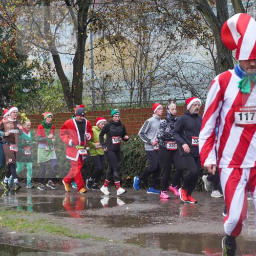 07.12.2025 - St. Pauli X-Mass-Run No. 15 Michael Burmester http://msf.ph/oto/9427417 07.12.2025 10:24:57 Laufen 2724, 2992, 4863, 300, 3001, 220, 499, 33, 1171, 29, 22 meine-sportfotos.de