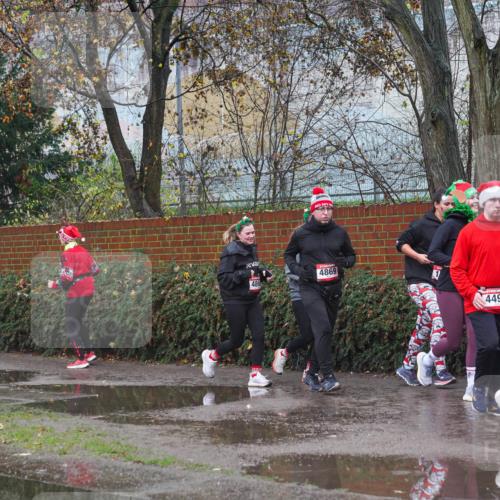 07.12.2025 - St. Pauli X-Mass-Run No. 15 Michael Burmester http://msf.ph/oto/9427461 07.12.2025 10:25:34 Laufen 486, 4869, 4493, 127 meine-sportfotos.de