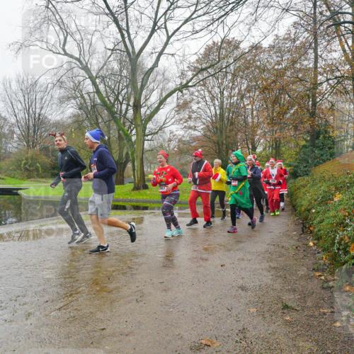 07.12.2025 - St. Pauli X-Mass-Run No. 15 Michael Burmester http://msf.ph/oto/9427468 07.12.2025 11:23:16 Laufen 639, 641 meine-sportfotos.de
