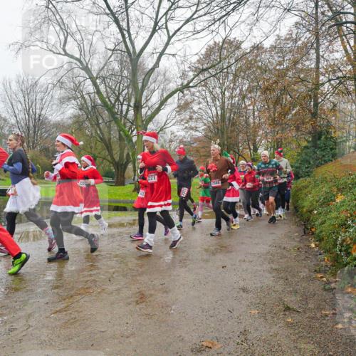 07.12.2025 - St. Pauli X-Mass-Run No. 15 Michael Burmester http://msf.ph/oto/9427479 07.12.2025 11:23:20 Laufen 2222, 2221, 2568 meine-sportfotos.de