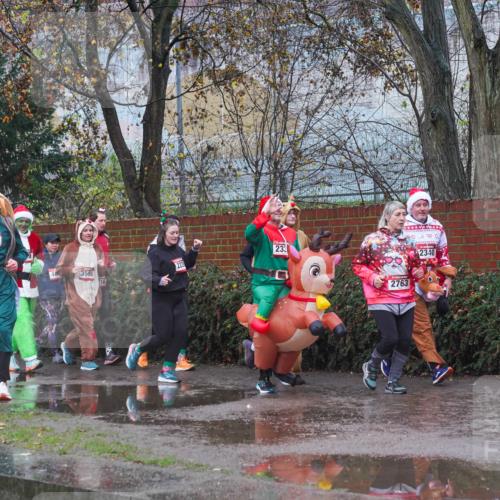 07.12.2025 - St. Pauli X-Mass-Run No. 15 Michael Burmester http://msf.ph/oto/9427491 07.12.2025 10:25:57 Laufen 2574, 4229, 3548, 216, 233, 2763, 2340, 2341 meine-sportfotos.de