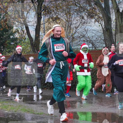07.12.2025 - St. Pauli X-Mass-Run No. 15 Michael Burmester http://msf.ph/oto/9427499 07.12.2025 10:26:00 Laufen 1517, 1515, 1521, 215, 2574, 4229, 2339, 2220 meine-sportfotos.de