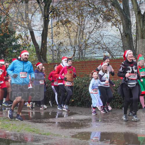 07.12.2025 - St. Pauli X-Mass-Run No. 15 Michael Burmester http://msf.ph/oto/9427542 07.12.2025 10:26:19 Laufen 78, 135, 2235, 3019, 2165, 2241, 1964, 220, 2239, 1984, 3342, 2328 meine-sportfotos.de