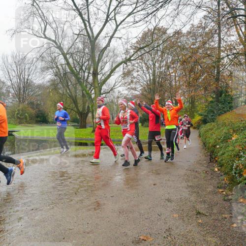 07.12.2025 - St. Pauli X-Mass-Run No. 15 Michael Burmester http://msf.ph/oto/9427555 07.12.2025 11:23:49 Laufen 3388, 3547 meine-sportfotos.de