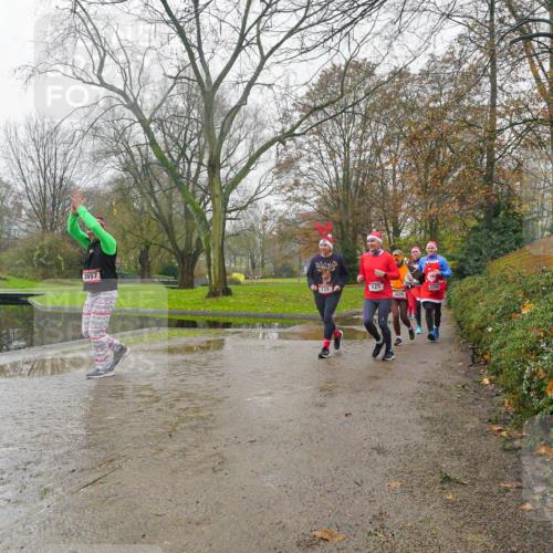 07.12.2025 - St. Pauli X-Mass-Run No. 15 Michael Burmester http://msf.ph/oto/9427568 07.12.2025 11:23:58 Laufen 3657, 131, 125, 2206, 3620 meine-sportfotos.de